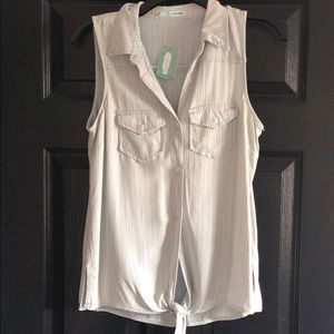 NEW! Frontie sleeveless Top!